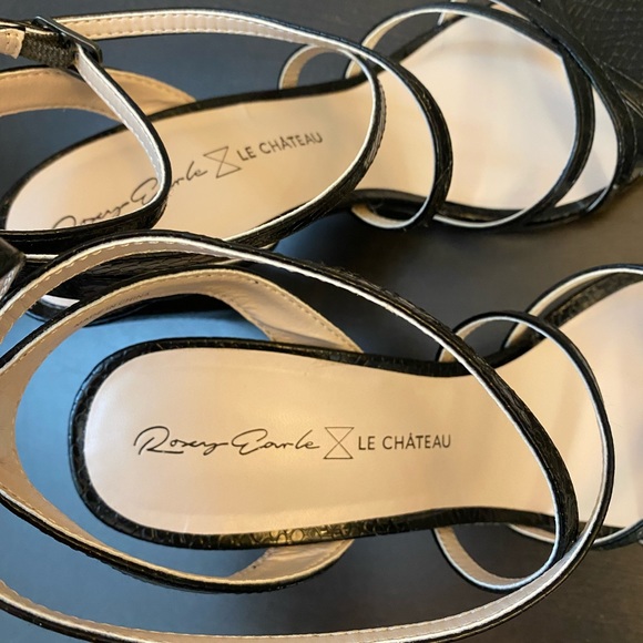 Brand new strappy heels size 8 Le Chateau - Picture 4 of 6